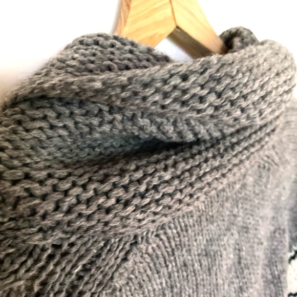 TNA sweater - zip up Lambswool - small - Picture 2 of 6